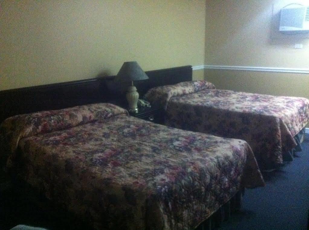Motel Montreal Notre-Dame-de-l'Ile-Perrot Esterno foto